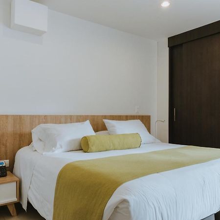 Travelers Rio Verde Living Suites ريونيغرو المظهر الخارجي الصورة