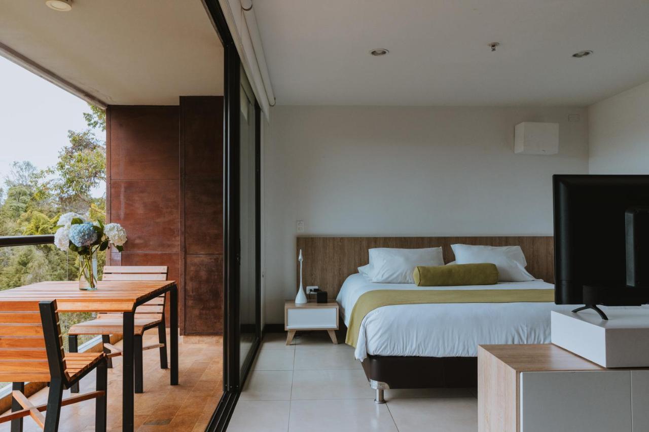 Travelers Rio Verde Living Suites ريونيغرو المظهر الخارجي الصورة