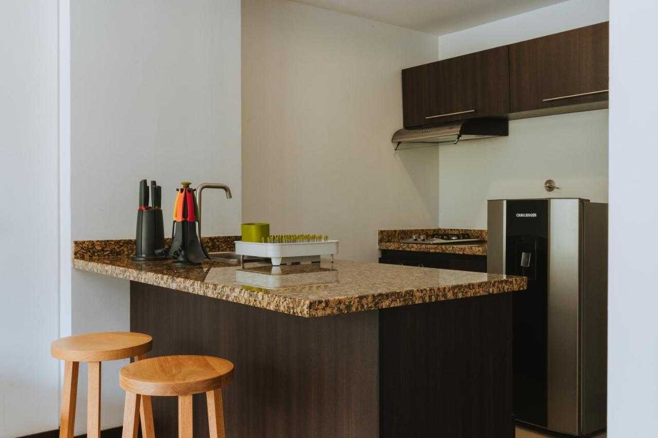 Travelers Rio Verde Living Suites ريونيغرو المظهر الخارجي الصورة