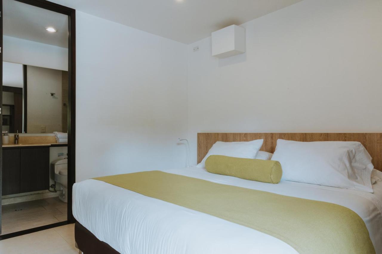Travelers Rio Verde Living Suites ريونيغرو المظهر الخارجي الصورة