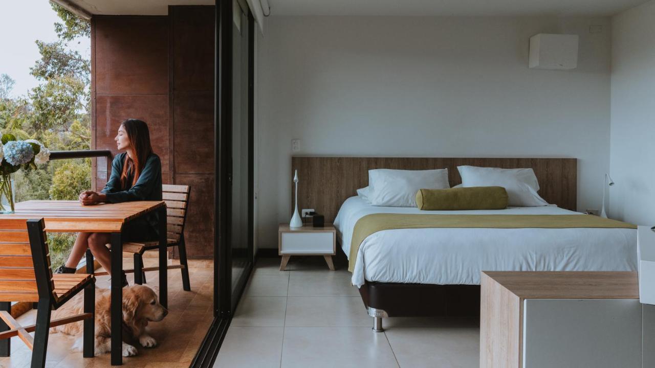 Travelers Rio Verde Living Suites ريونيغرو المظهر الخارجي الصورة