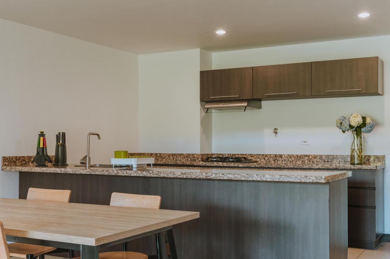 Travelers Rio Verde Living Suites ريونيغرو المظهر الخارجي الصورة