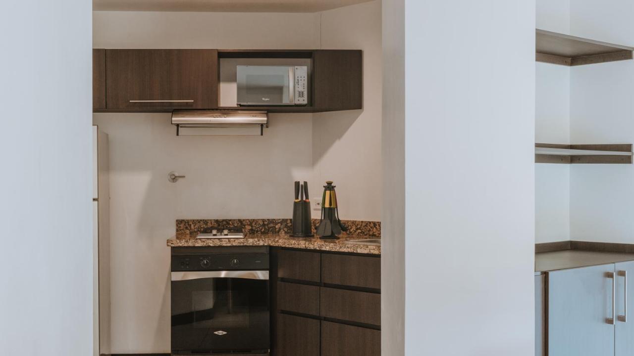 Travelers Rio Verde Living Suites ريونيغرو المظهر الخارجي الصورة