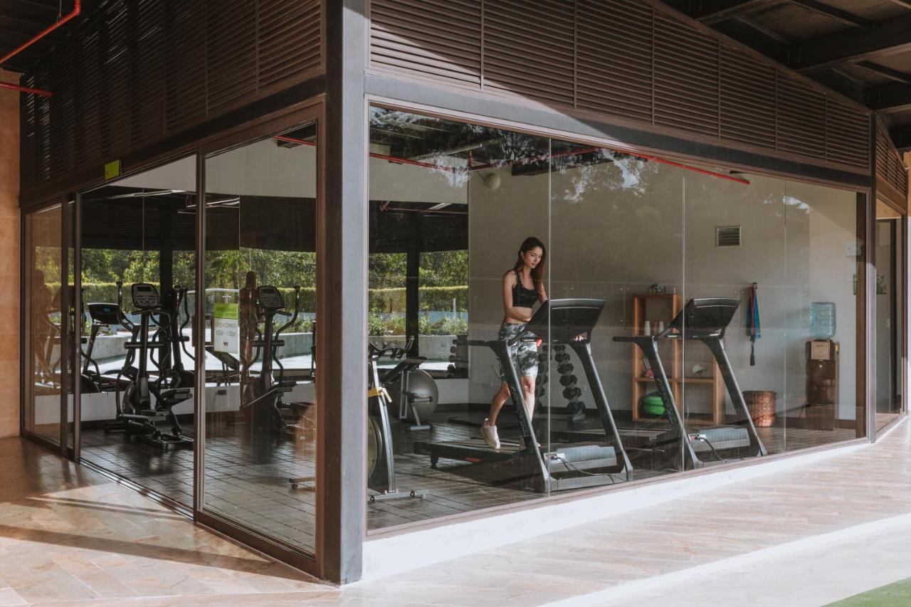 Travelers Rio Verde Living Suites ريونيغرو المظهر الخارجي الصورة